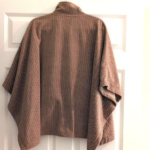 L. L. Bean Tan Herringbone Full Zip Fleece Poncho Cape Jacket Size M - Picture 11 of 12